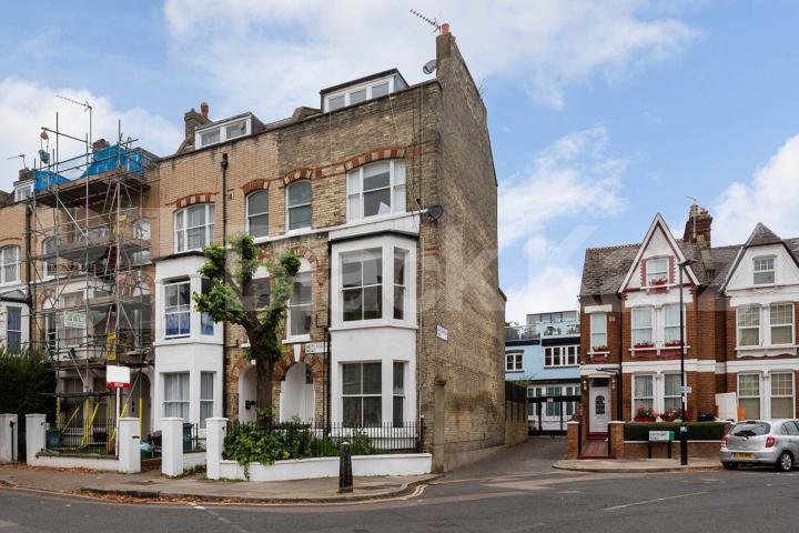 6 bedroom house located a short distance to Archway station  Marlborough Road, Archway